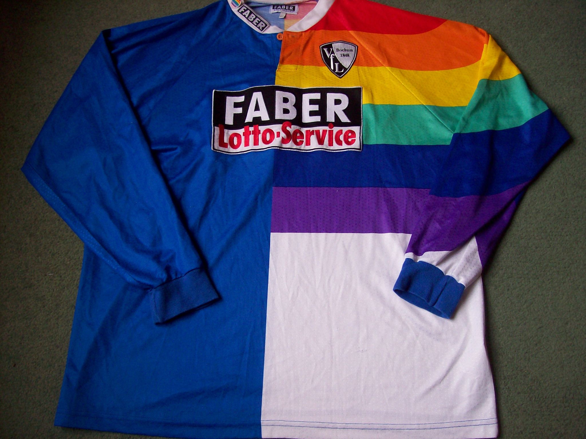 Una maglia arcobaleno