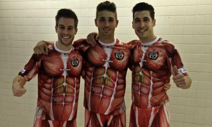 La maglia del Palencai del 2016 è una delle maglie più brutte della storia del calcio